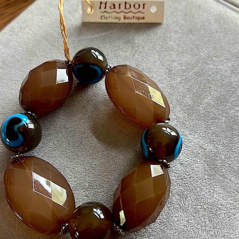 NWT CaramelCamel& Blue color large beads stretch bracelet.Unique.Wear allseasons